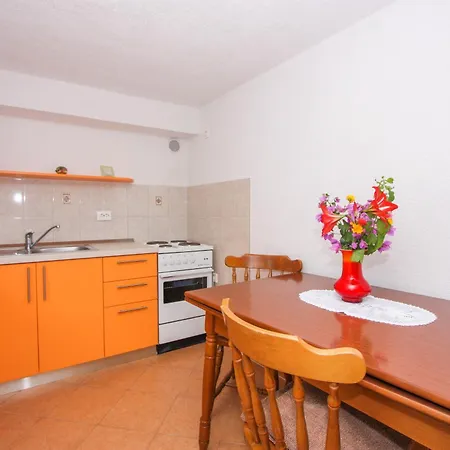 Apartment Zana
