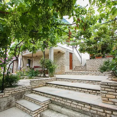 Apartment Zana