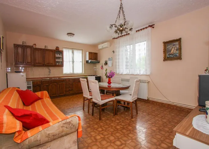 Apartament Zana *