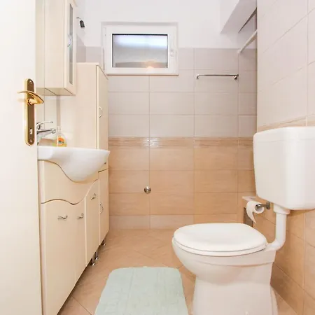 žana * 特罗吉尔